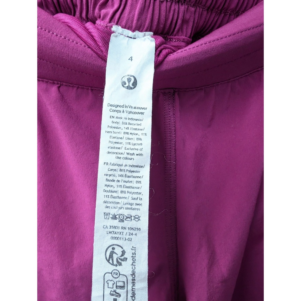 Lululemon Hotty Hot Short Low Rise 2.5" Ripened Raspberry Size 4 - Picture 3 of 5